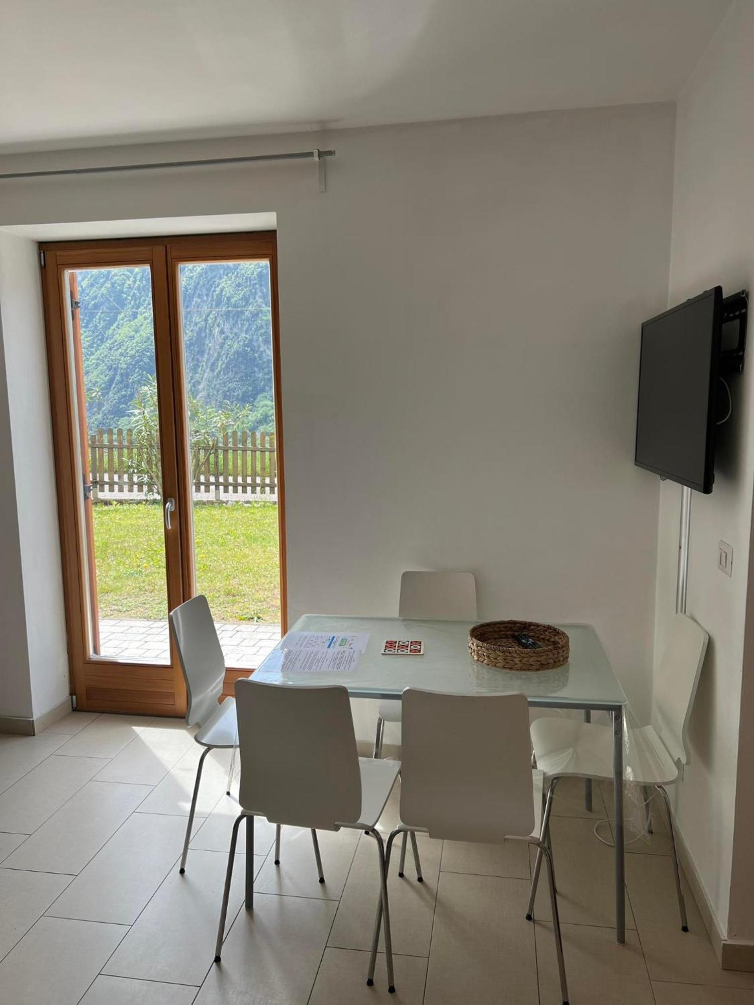 Infinity View Garda Lake Тенно Екстер'єр фото