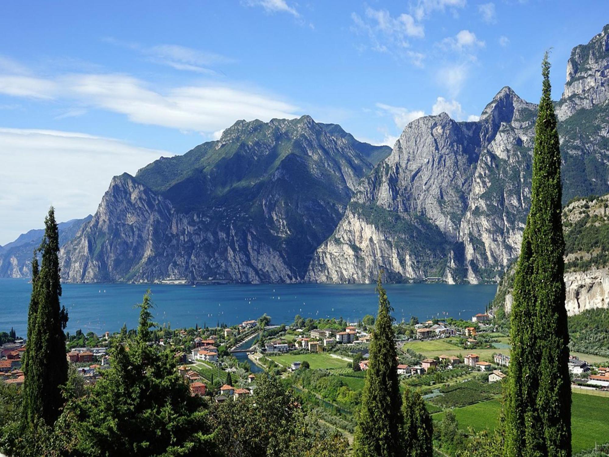 Infinity View Garda Lake Тенно Екстер'єр фото