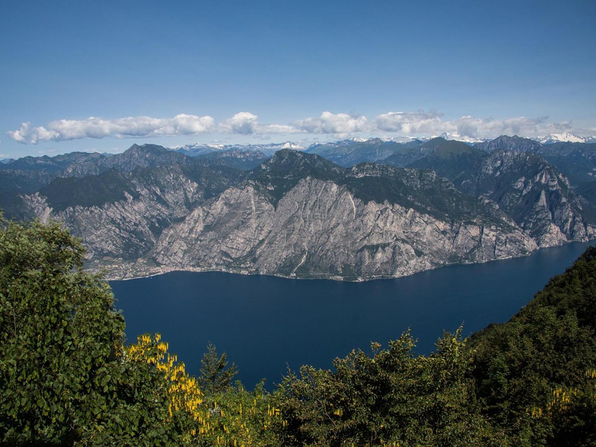 Infinity View Garda Lake Тенно Екстер'єр фото