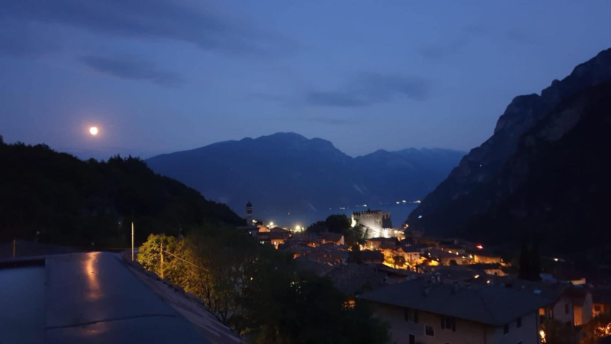 Infinity View Garda Lake Тенно Екстер'єр фото