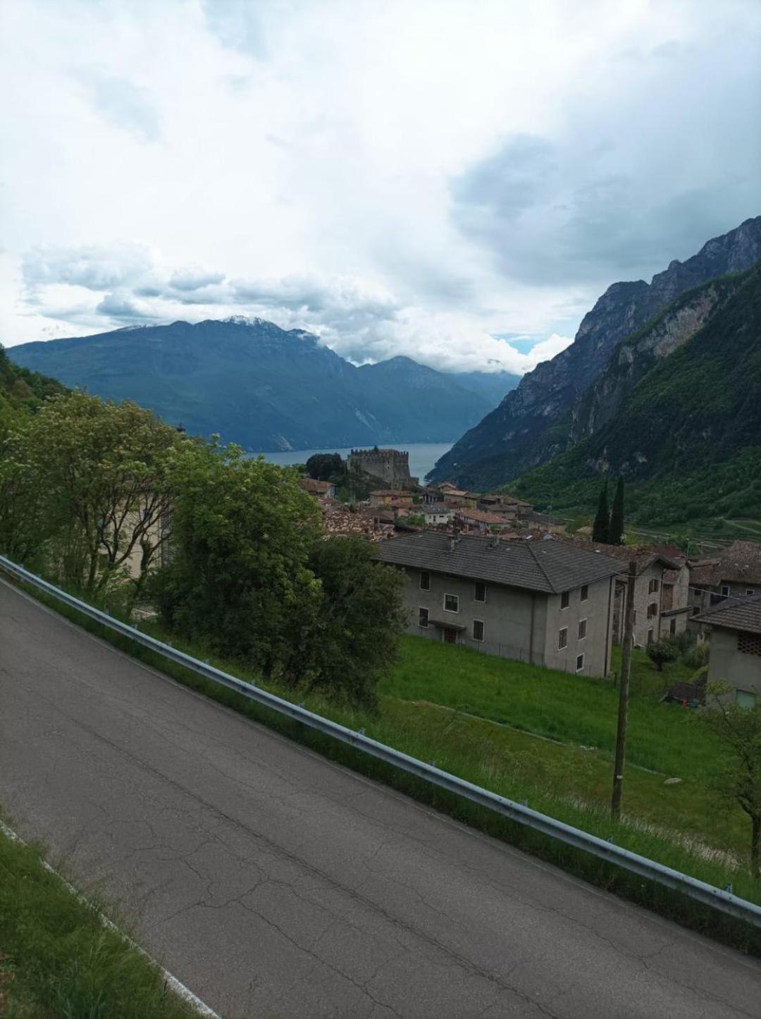 Infinity View Garda Lake Тенно Екстер'єр фото