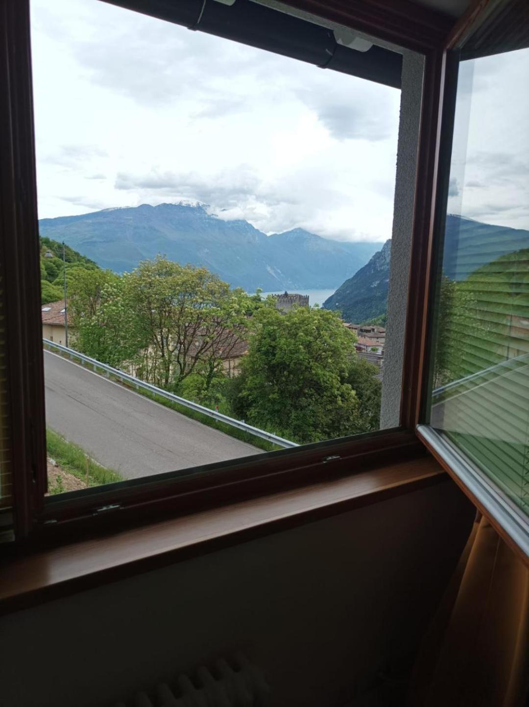 Infinity View Garda Lake Тенно Екстер'єр фото